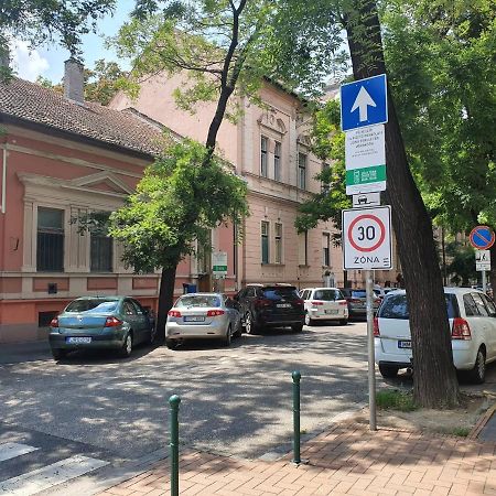 Pompar Belvarosi Apartman Szegedin Exterior foto