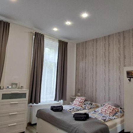 Pompar Belvarosi Apartman Szegedin Exterior foto