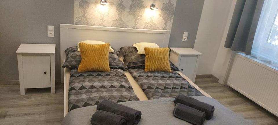 Pompar Belvarosi Apartman Szegedin Exterior foto